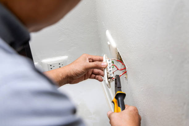 Best Licensed Electrician  in Tuscumbia, AL